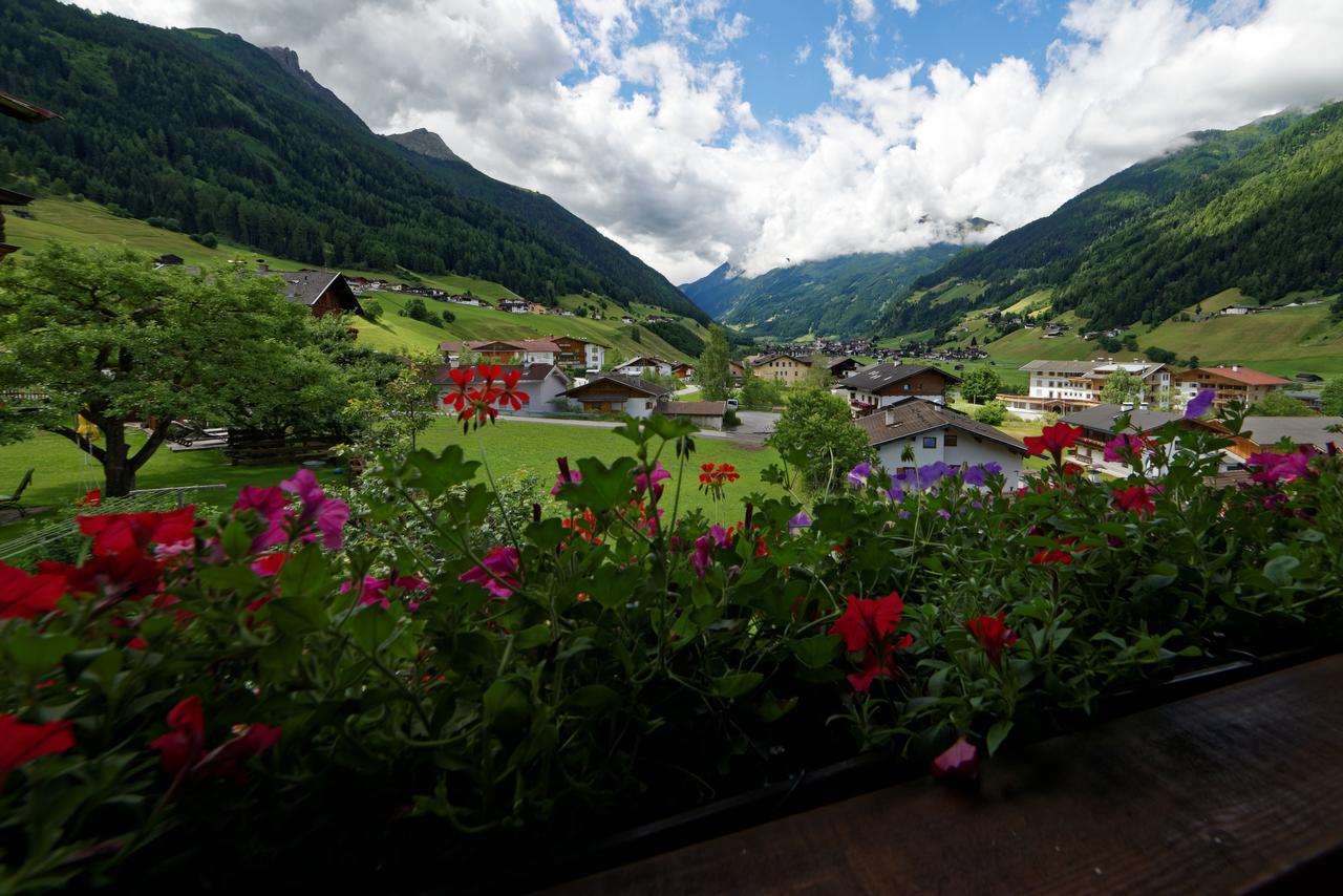 Fleckhof Hotel Neustift im Stubaital Bagian luar foto
